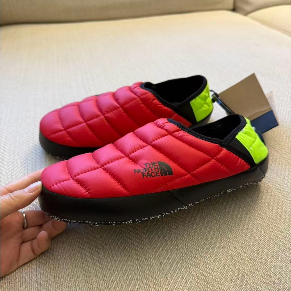 Brand New! North Face’s Men’s Thermoball Green and Red Shoes! Size 8, 9, and 11 - Picture 5 of 8